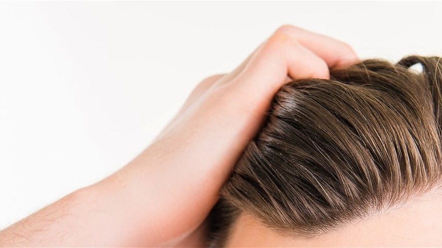 Αποκτήστε δυνατά φυσικά μαλλιά με μεταμόσχευση μαλλιών με τη μέθοδο FUE.